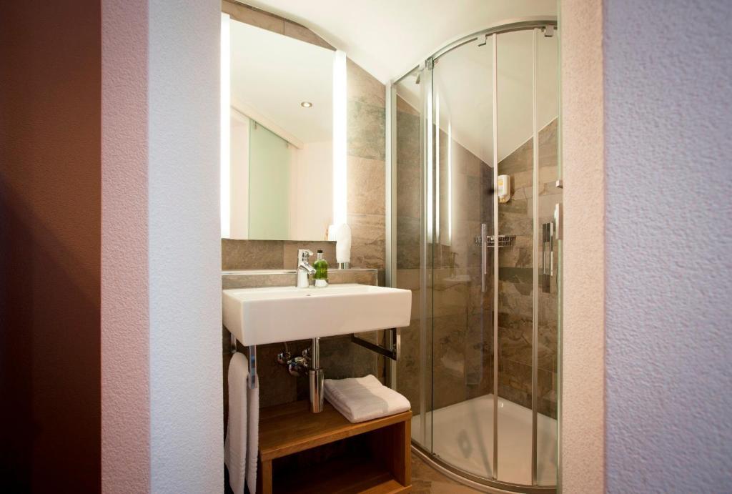 Berghotel Truebsee - Accessible Only By Cable Car Engelberg Room photo